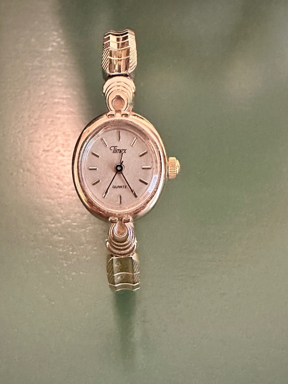 Vintage Timex Gold Tone Oval Face Stretch Band Watch